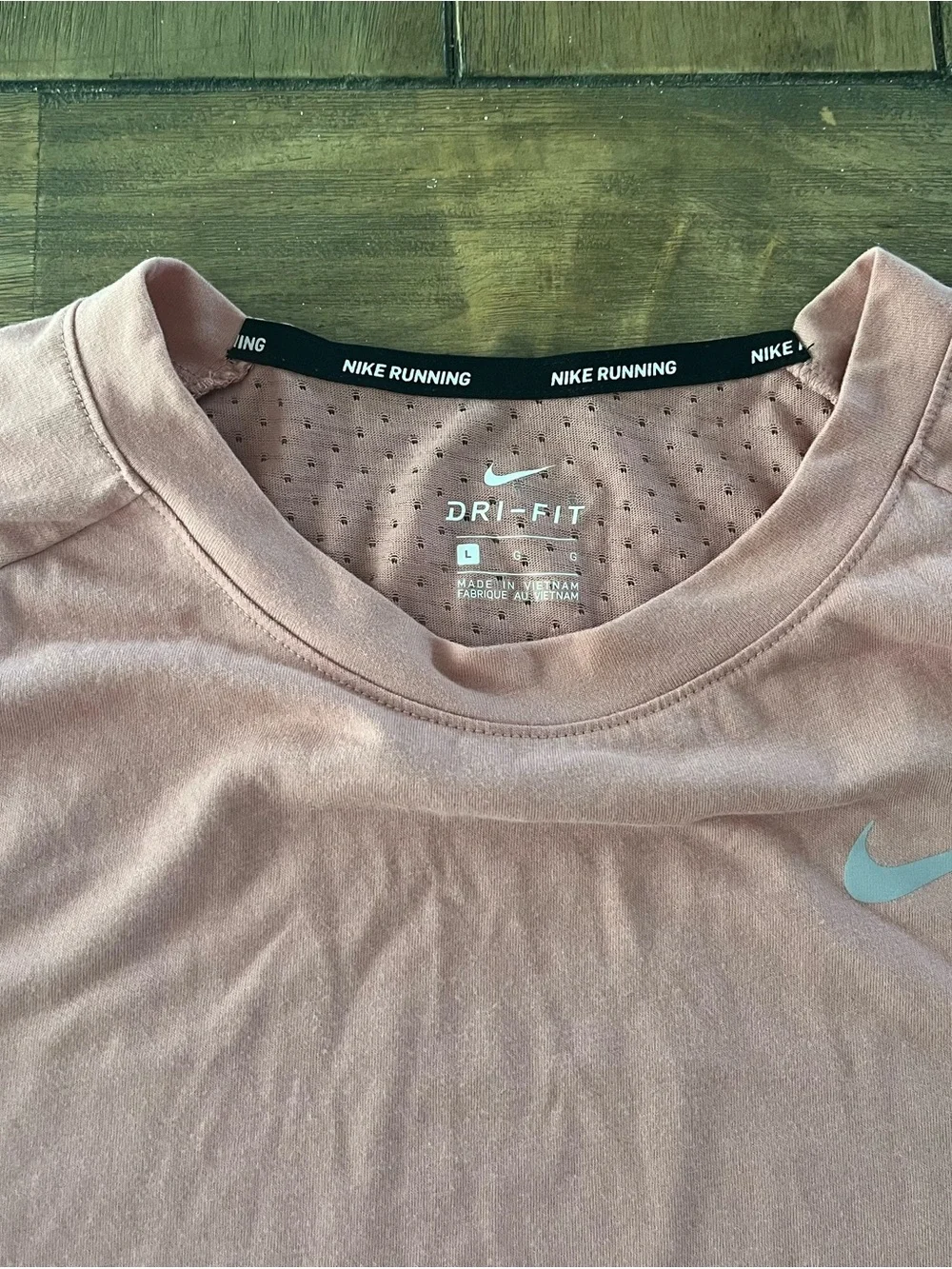 Nike Women’s Long Sleeve Dri-FIT Running Shirt - Dusty Pink size L